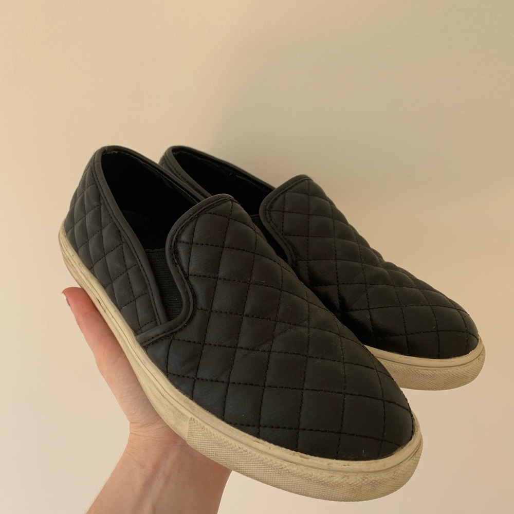 steve madden black quilted slip ins